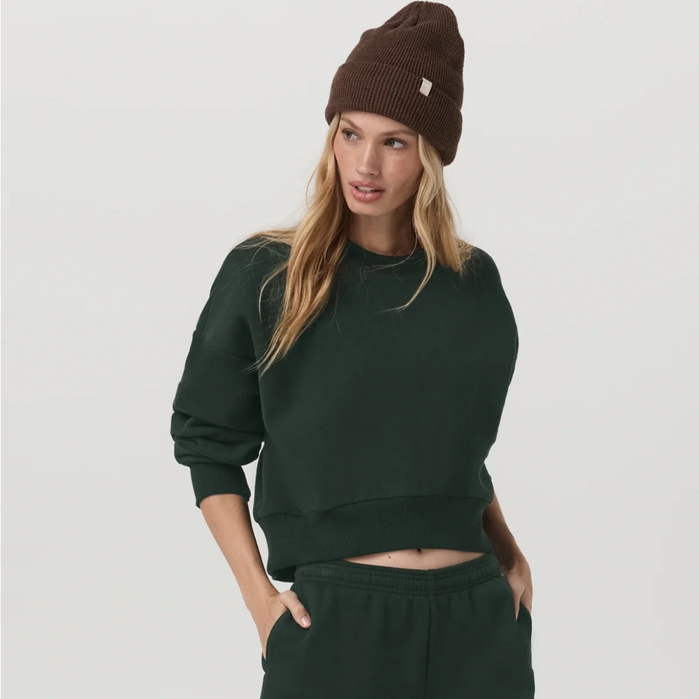 Vuori Restore Mini Crew M in Evergreen - NWOT